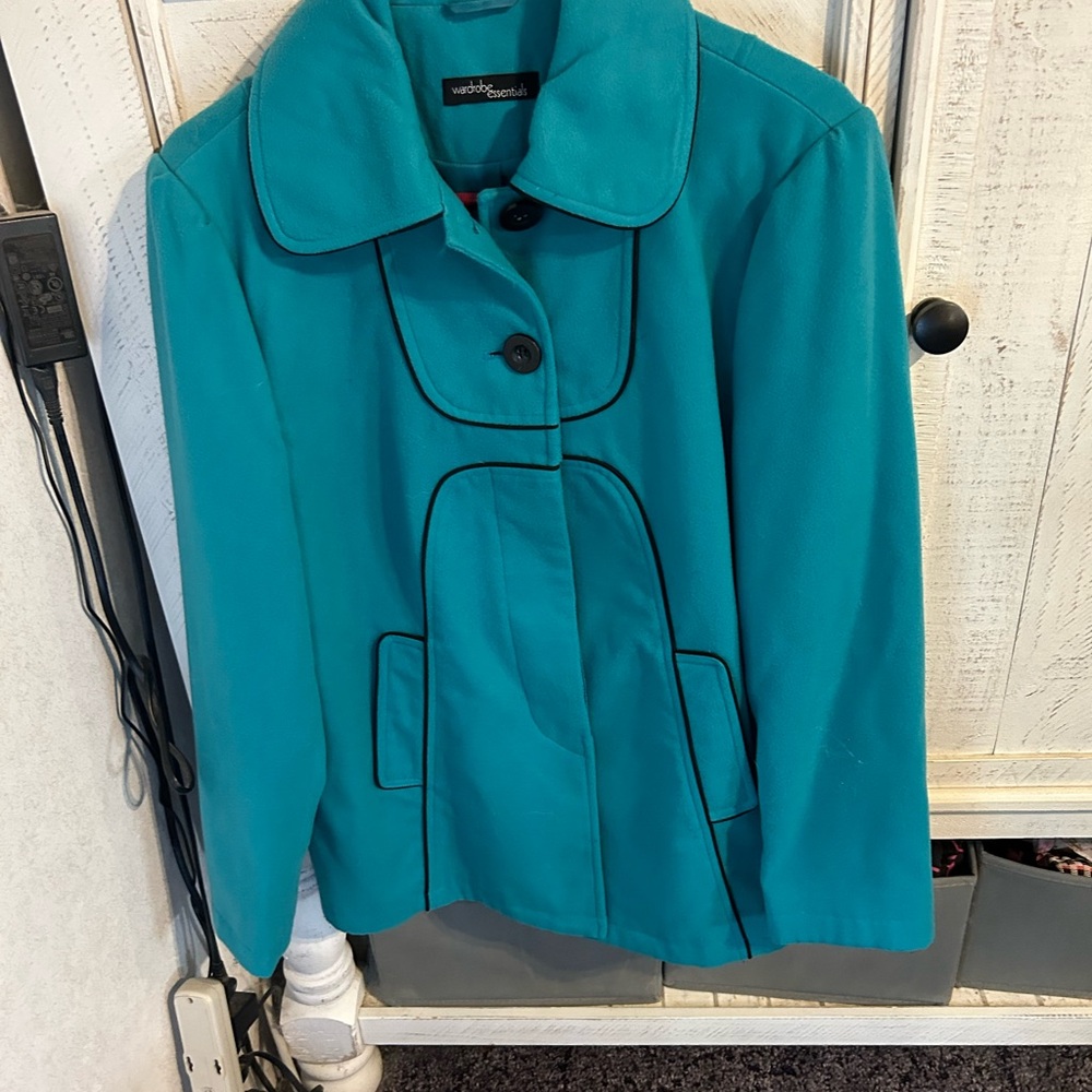 Wardrobe essentials coat - Picture 3 of 4